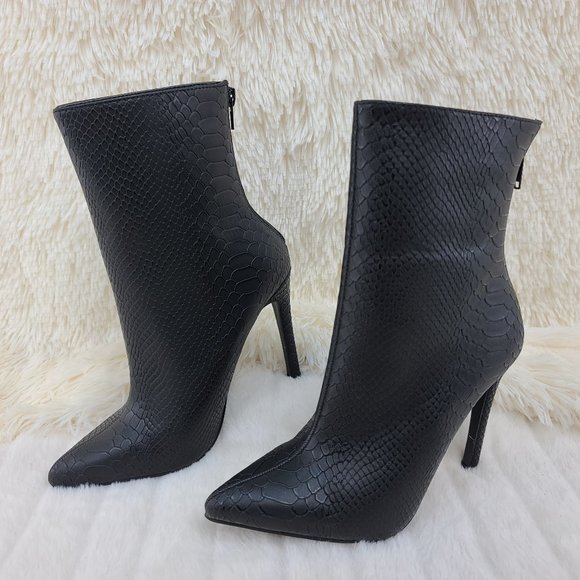 So Me Shoes - Textured Black Snake Design Ankle Booties 4" heel